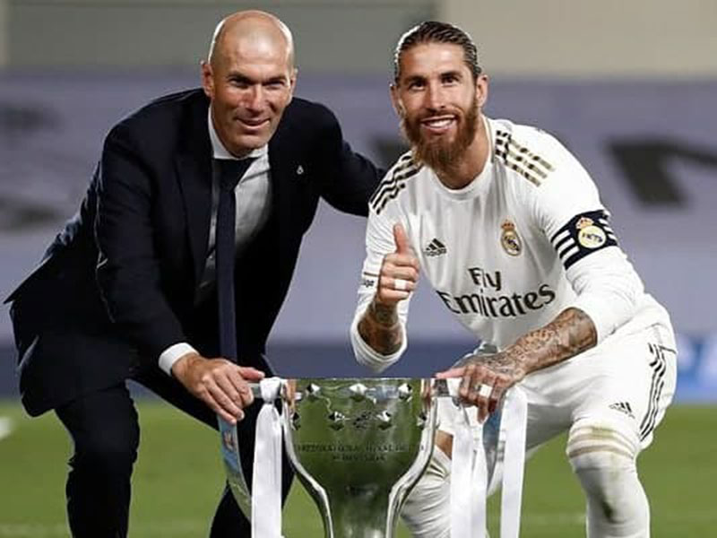 ريال مدريد يتوج بلقب الدوري الإسباني وتعليق خاص من زيدان